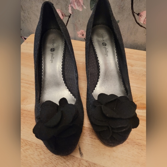 LIndsay Phillips Gray Flannel Wedge Heels Size‎ 8.5 - Picture 3 of 7